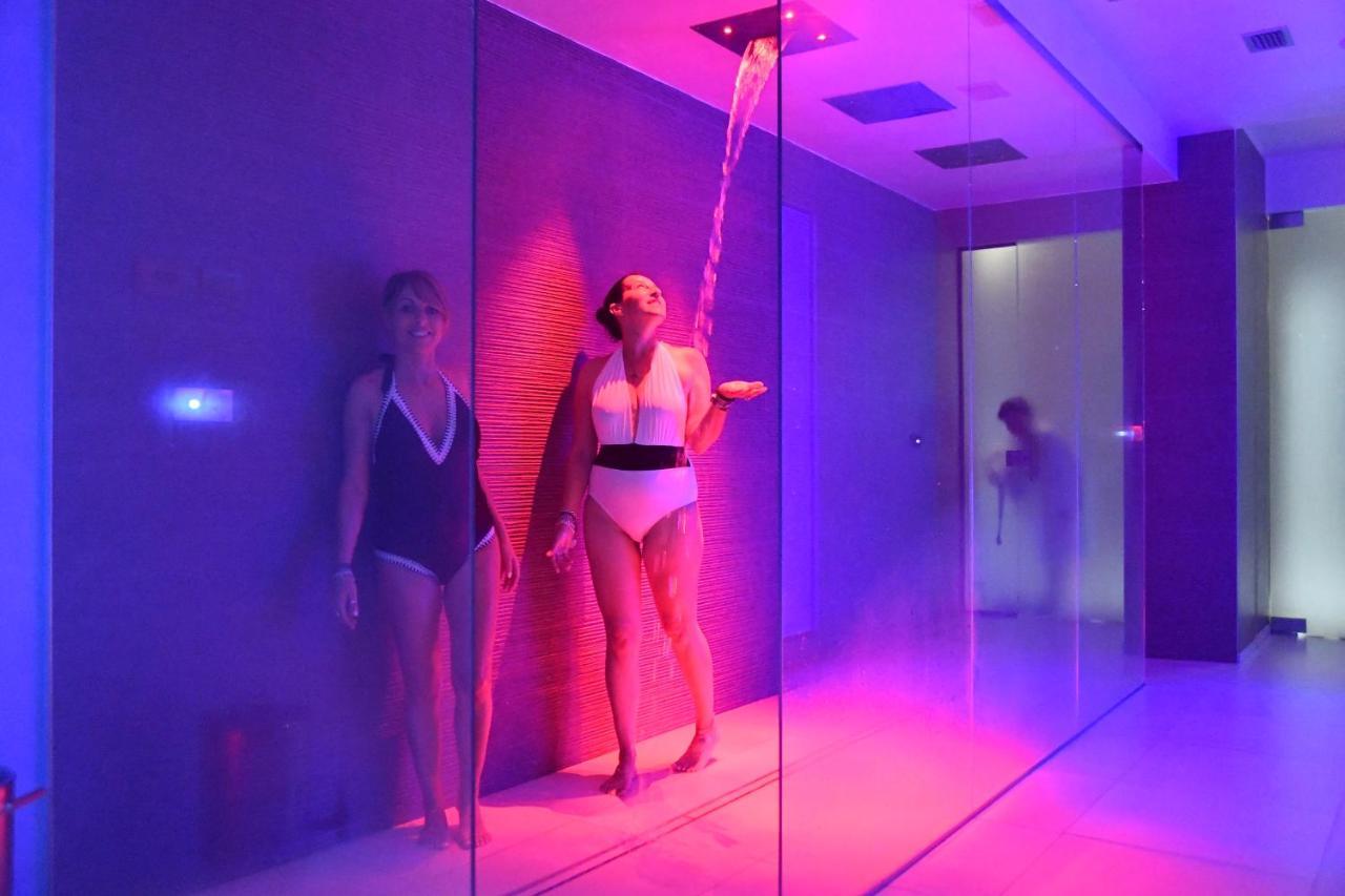Hotel Gala ミザーノ・アドリアーティコ エクステリア 写真
